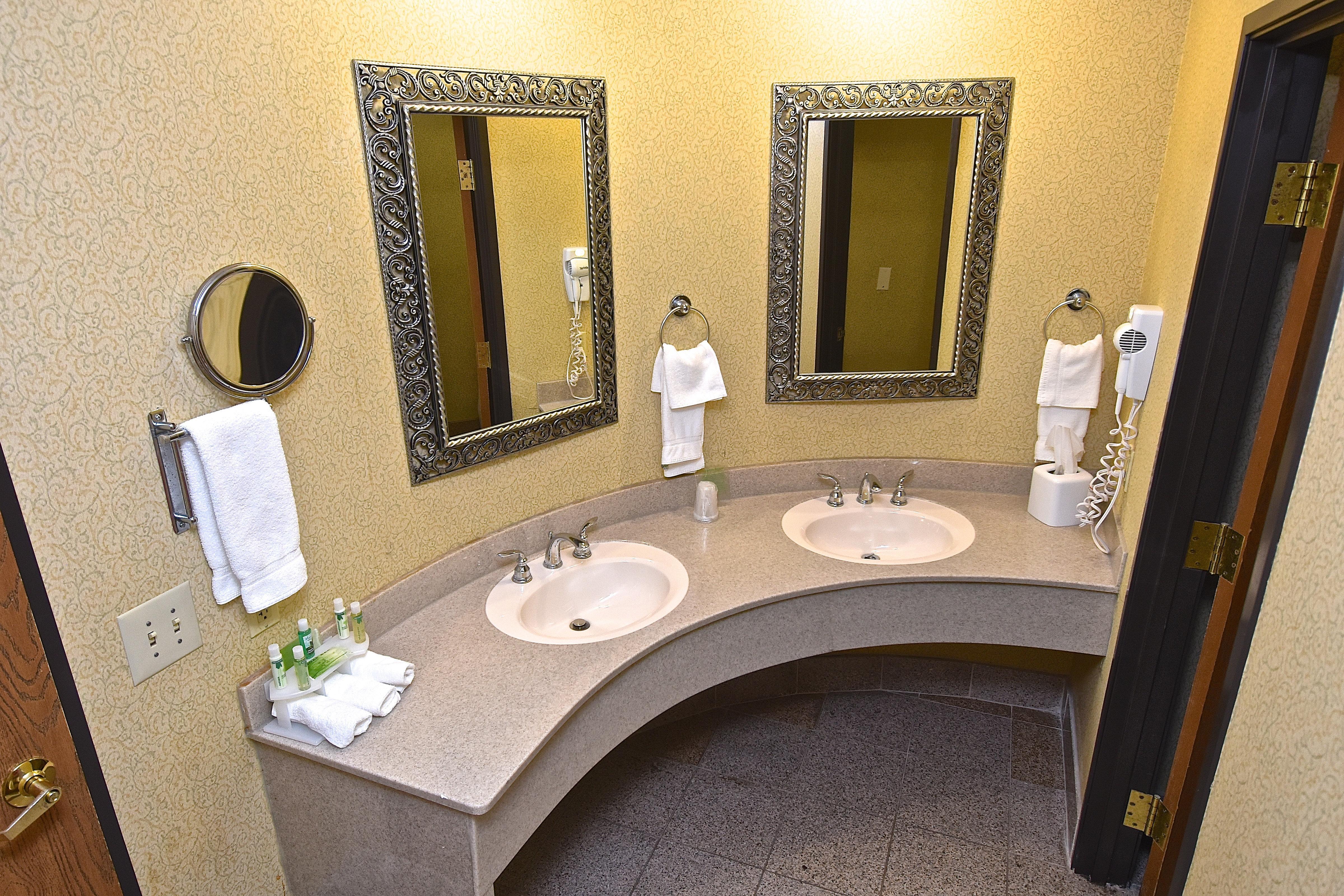 Holiday Inn Express Hotel & Suites Fenton/I-44 By Ihg Exterior photo